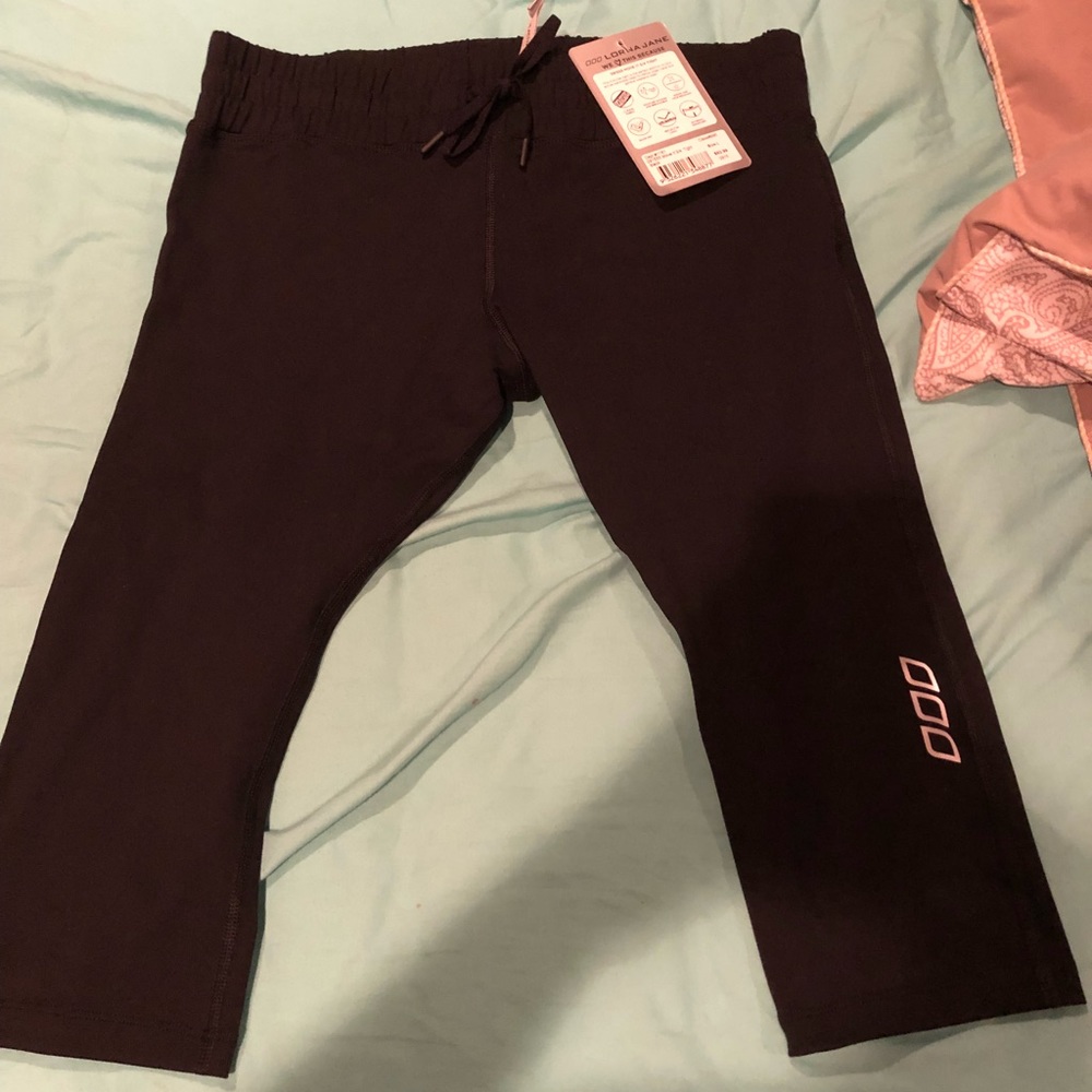 Lorna Jane crop leggings.